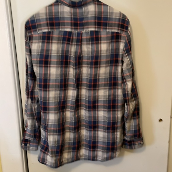 North Face Button Up - Picture 2 of 3